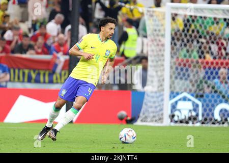 Doha, Katar. 24.. November 2022. Marquinhos aus Brasilien während der FIFA-Weltmeisterschaft 2022, Fußballspiel der Gruppe G zwischen Brasilien und Serbien am 24. November 2022 im Lusail Stadium in Al Daayen, Katar - Foto: Jean Catuffe/DPPI/LiveMedia Credit: Independent Photo Agency/Alamy Live News Stockfoto