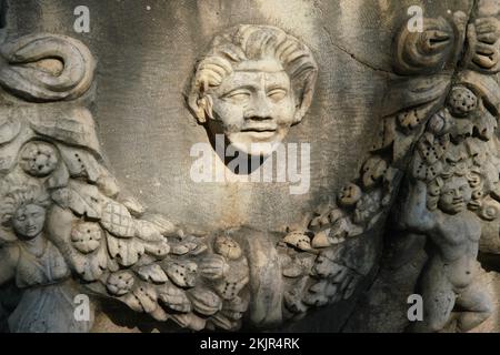 Relief auf einem Sarkophag in der antiken Stadt Aphrodisias in Geyre, Aydin, Turkiye Stockfoto