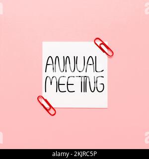 Konzeptdarstellung Jahrestagung. Geschäftsansatz jährliche Zusammenstellung interessierter Aktionäre einer Organisation Stockfoto
