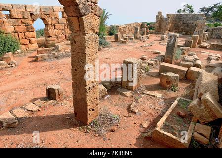 RÖMISCHE UND FRÜHE CHRISTLICHE RUINEN IN DER STADT TIPAZA IN ALGERIEN Stockfoto