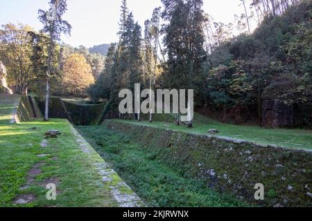 Aquädukt in der Nähe von Lucca, Toskana, Italien, erbaut von Lorenzo Nottolini Stockfoto