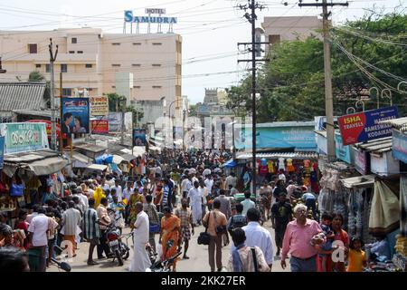 Überfüllte Straße in Kanyakumari, Indien Stockfoto