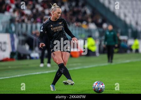 Turin, Italien. 24.. November 2022. Stina Blackstenius vom Arsenal Women FC in Aktion während des UEFA Women's Champions League 2022/23 - Gruppe C Fußballspiels zwischen Juventus Women FC und Arsenal Women FC im Allianz Stadium. Kredit: SOPA Images Limited/Alamy Live News Stockfoto
