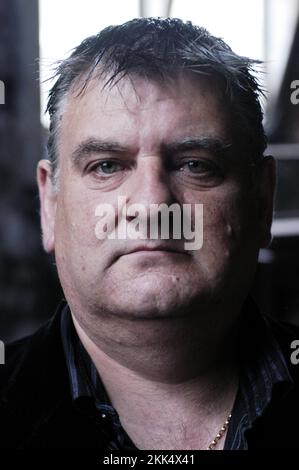 Alan Thomas aus DEN GESCHICHTEN, die am 26. September 2004 in Glyn Corrwg fotografiert wurden. Bild: ROB WATKINS Stockfoto