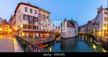 ANNECY, FRANKREICH - 10. JULI 2022: Die Altstadt. Stockfoto