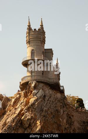 Das Schwalbennest. Schloss auf einer Klippe. Anziehungspunkt der Krim. Stockfoto