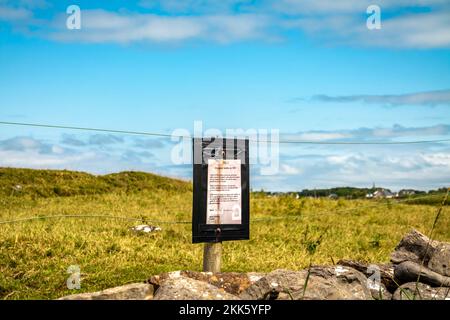 ENNISCRONE, COUNTY SLIGO, IRLAND - JULI 15 2022 : Erklärung des Occupiers Liability Act 1995. Stockfoto