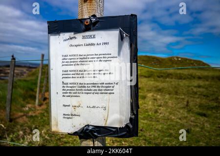 ENNISCRONE, COUNTY SLIGO, IRLAND - JULI 15 2022 : Erklärung des Occupiers Liability Act 1995. Stockfoto