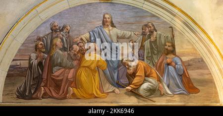 ANNECY, FRANKREICH - 11. JULI 2022: Das Fresko der Erscheinung des auferstandenen Jesus an die Apostel in der Kirche Notre Dame de Lellis von J. Srellio (1948). Stockfoto