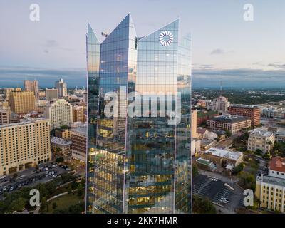 Frost Bank Tower in der Stadt San Antonio - SAN ANTONIO, USA - 3. NOVEMBER 2022 Stockfoto
