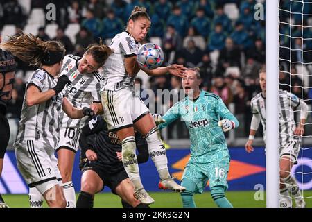 Turin, Italien. 24.. November 2022. Torino, Italien, 24.11.22 während der UEFA Womens Champions League-Gruppenbühne, 3 Runde Spiel zwischen Juventus und Servette Chenois im Allianz-Stadion in Turin, Italien Fußball (Cristiano Mazzi/SPP) Guthaben: SPP Sport Press Photo. Alamy Live News Stockfoto