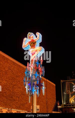 Las Vegas, USA - 11. März 2019: Die legendäre Fremont Street in „Old Las Vegas“ bietet historische Kasinos, Bars, Neonschilder und Hotels, die bis in die Zukunft reichen Stockfoto