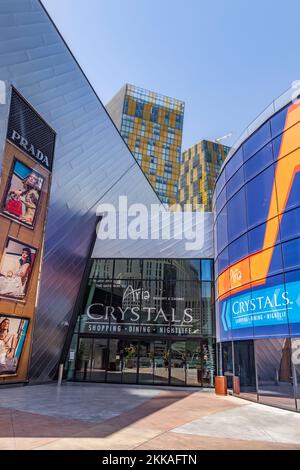 Las Vegas, 15. Juni 2012: Das Einkaufszentrum Crystals in Las Vegas, Nevada, am Strip bei Tag. Stockfoto