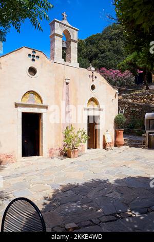 DIE INSEL KRETA, GRIECHENLAND - 24. MAI 2018: Der Ausflug in das Kloster des Heiligen Panteleimon Stockfoto