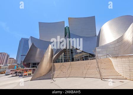 LOS ANGELES, USA - 3. MAI 2019: Die Walt Disney Concert Hall wurde vom Architekten Frank Gehry entworfen und beherbergt das Los Angeles Philharmonic Orchestra und das The Stockfoto