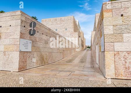 Lissabon, Portugal - 20. September 2019: Gebäude des Centro Cultural de Belem (Kulturzentrum Belem), einschließlich des Berardo-Sammlungsmuseums (Museu Colecao Be Stockfoto