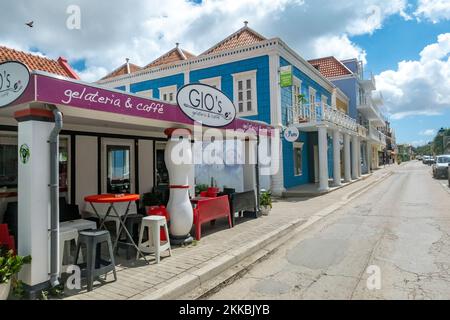 Kralendijk, Bonair - 17. November 2019: Südlich des Hurrikan-Gürtels gelegen und wegen der konstanten Brise, der Temperaturen und des geringen Regens, Bonaire i Stockfoto