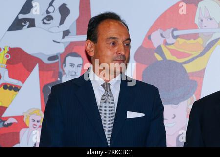 TURIN, ITALIEN, 25. NOVEMBER 2022. Alberto Cirio, Präsident der Region Piemont, anlässlich der Eröffnungszeremonie des Torino Film Festivals 40 im Teatro Regio am 25. November 2022 in Turin, Italien. Kredit: Massimiliano Ferraro/Alamy Live News Stockfoto