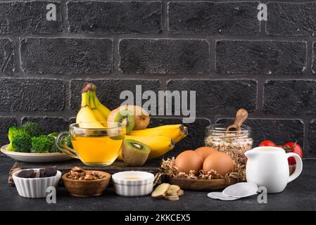 Sortiment von Produkten, die Melatonin enthalten Stockfoto