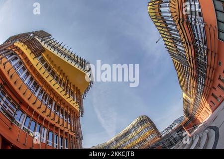 Wien, Österreich - 18. FEB 2019: WU (Wirtschaftsuniversität Wien ) Campus-Gebäude der Wirtschaftsuniversität Wien im Stadtteil Leopoldstadt von Vie Stockfoto