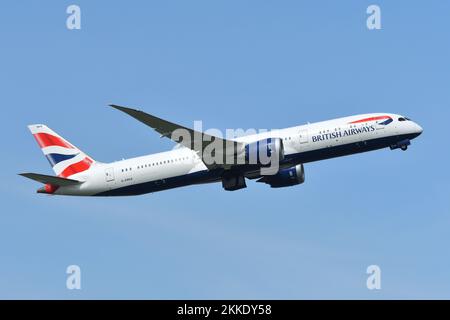 Präfektur Chiba, Japan - 05. Mai 2019: Passagierflugzeug British Airways Boeing B787-9 Dreamliner (G-ZBKB). Stockfoto