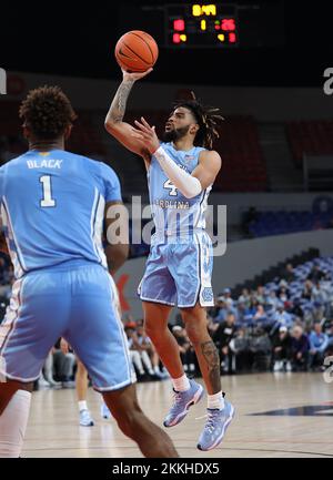 Oregon, USA 25.. November 2022. 25. November 2022: North Carolina Tar Heels Guard R.J. Davis (4) unternimmt während des NCAA-Basketballspiels PK85 einen zwei-Punkte-Versuch zwischen den North Carolina Tarheels und den Iowa State Cyclones im Veterans Memorial Coliseum, Portland, OR. Larry C. Lawson/CSM (Cal Sport Media via AP Images) Kredit: CAL Sport Media/Alamy Live News Stockfoto