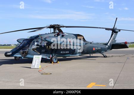 Präfektur Aomori, Japan - 07. September 2014: Japan Air Self-Defense Force Sikorsky UH-60J Black Hawk Such- und Rettungshubschrauber. Stockfoto