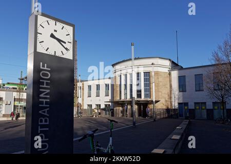 Hauptbahnhof Mühlheim an der Ruhr, historisches Hauptgebäude, Ruhrgebiet, Nordrhein-Westfalen, Deutschland, Europa Stockfoto