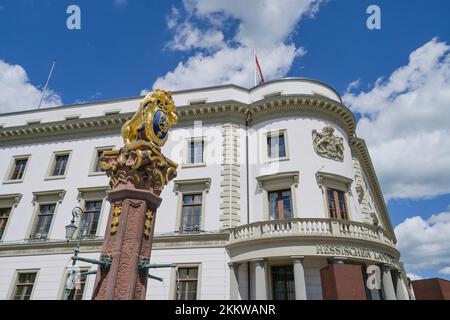 Löwenbrunnen, Hessisches Parlament, Stadtpalast, Schlossplatz, Wiesbaden, Hessen, Deutschland, Europa Stockfoto