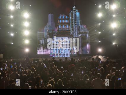 Hollywood, USA. 25.. November 2022. Gloria Trevi tritt am Freitag, den 25. November 2022, im Hard Rock Live im Seminole Hotel and Casino Hollywood in Hollywood, Florida auf der Bühne auf. Foto von Gary i Rothstein Credit: UPI/Alamy Live News Stockfoto