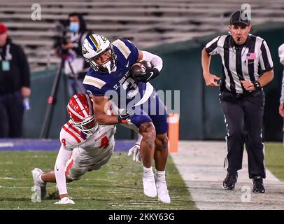 Pasadena, USA. 25.. November 2022. 25. November 2022 Pasadena, CA.St. John Bosco Receiver Deandre Moore #3 in Aktion im ersten Quartal des CIF-SS DIV 1 Prep Football Championship Game zwischen den Hook Dei Monarchen gegen die St. John Bosco Braves at the Rose Bowl in Pasadena, Kalifornien. Obligatorischer Fotokredit: Louis Lopez/Cal Sport Media/Modern Exposure Credit: CAL Sport Media/Alamy Live News Stockfoto