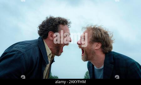 FEDJA VAN HUET und BURIAN MORTEN in SPEAK NO BÖSE (2022), Regie von CHRISTIAN TAFDRUP. Kredit: Profilbilder/Album Stockfoto