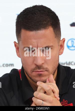 Doha, Katar. 26.. November 2022. Eden Hazard aus Belgien wurde auf einer Pressekonferenz der belgischen Fußballnationalmannschaft The Red Devils im Qatar National Convention Center QNCC in Doha, Staat Katar, am Samstag, den 26. November 2022 gezeigt. Die Red Devils bereiten sich auf das kommende Spiel der FIFA-Weltmeisterschaft 2022 in Katar vor. BELGA PHOTO VIRGINIE LEFOUR Kredit: Belga News Agency/Alamy Live News Stockfoto