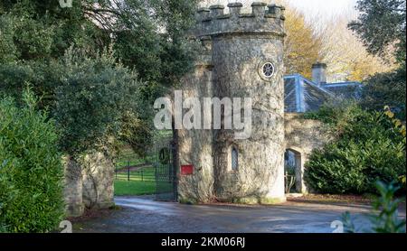 Das Pförtnerhaus und Keep nach Stourhead, ein Palladianisches Herrenhaus und weltberühmte Landschaftsgärten, Wilts UK Stockfoto