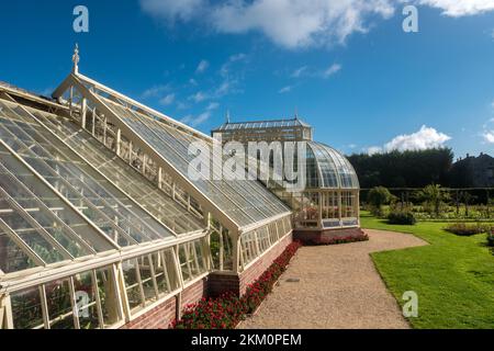 Der botanische Garten von Ardgillan Demesne an sonnigen Tagen im Herbst in Südirland Stockfoto