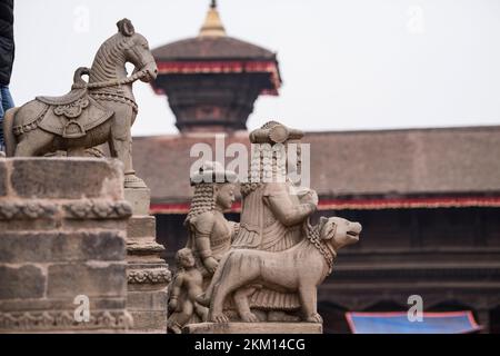 Kathmandu, Nepal - April 20,2022 : Patan Durbar Square befindet sich im Zentrum von Lalitpur. Patan ist eine der ältesten bekannten buddhistischen Städte. Das ist es Stockfoto