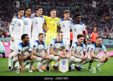 AL KHOR, KATAR - 25. NOVEMBER: FIFA-Weltmeisterschaft Katar 2022 Gruppe B zwischen England und den USA am 25. November 2022 im Al Bayt Stadium in Al Khor, Katar. EnglandTeam © diebilderwelt/Alamy Stock Stockfoto