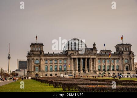 Berlin, Deutschland. November 2022. Das deutsche parlament, der Bundestag in Berlin. Hochwertiges Foto Stockfoto