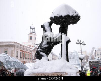 El oso y el madroño nevados. Puerta del Sol. Madrid. España Stockfoto