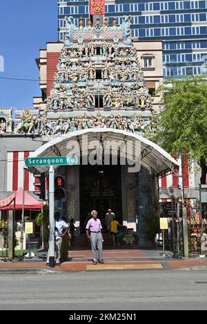 Das Äußere des Sri Veeramakaliamman hindu Tempels im Little India District in Singapur Stockfoto