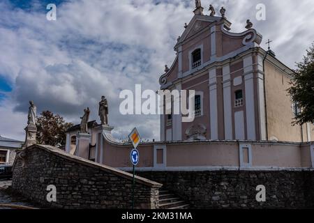 Ein kleiner Winkel der Dreifaltigkeitskirche in Kamianets-Podilskyi, Ukraine Stockfoto