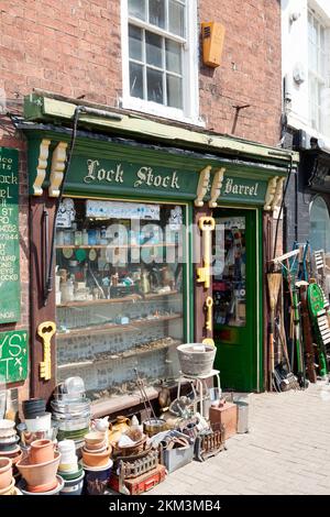„Lock Stock & Barrel“ Eisenhändler, Hereford, Herefordshire Stockfoto