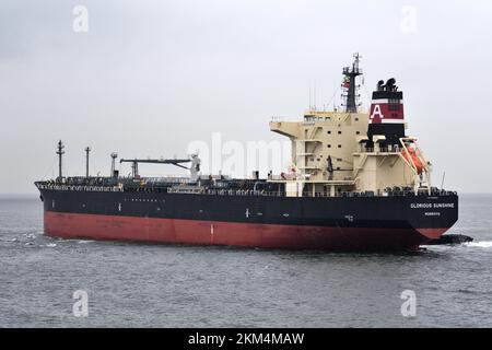 Präfektur Kanagawa, Japan - 13. August 2021: GLORIOUS SUNSHINE (IMO: 9858840), Öl- und Chemikalientanker. Stockfoto