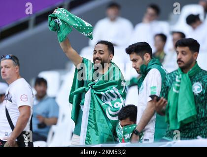 Al-Rayyan, Katar. 26.. November 2022. 26.. November 2022; Education City Stadium, Al Rayyan, Katar; FIFA Fußball-Weltmeisterschaft, Polen gegen Saudi-Arabien; Saudi-Arabien Fans Credit: Action Plus Sports Images/Alamy Live News Stockfoto