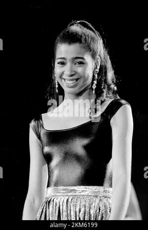 Irene Cara ist um 63 Uhr verstorben. Irene Cara tritt auf Solid Gold auf, 1984 Credit: Ron Wolfson/MediaPunch Stockfoto