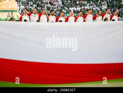 Al-Rayyan, Katar. 26.. November 2022. Spieler aus Polen reagieren vor dem Spiel der Gruppe C zwischen Polen und Saudi-Arabien auf der FIFA-Weltmeisterschaft 2022 im Education City Stadium in Al Rayyan, Katar, am 26. November 2022. Kredit: Xia Yifang/Xinhua/Alamy Live News Stockfoto