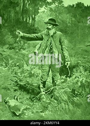 Harry „Brusher“ Mills (1840-1905), ein alter Schlangenfänger im New Forest, Hampshire, Großbritannien. . Harry lebte als Einsiedler im Wald, wurde aber zu einem Berühmtheiten, der Besucher und Künstler zu seinem Haus in einer Holzkohlebrennerhütte im Sporelake Lawn bei Brockenhurst zog. Er verdiente seinen Lebensunterhalt damit, Schlangen-Öl-Salben und Medikamente zu verkaufen, Schlangenskelette an Touristen zu verkaufen und Schlangen als Futter für Zootiere zu liefern. Sein Spitzname „Brusher“ rührte daher, dass er damit beschäftigt war, den lokalen Cricketplatz zwischen den Spielen zu putzen. Stockfoto