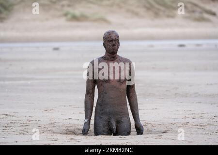 Kunst von Sir Antony Gormley ein weiterer Ort befindet sich am Crosby Beach, der Teil der Sefton Coast ist, Iron man Stockfoto