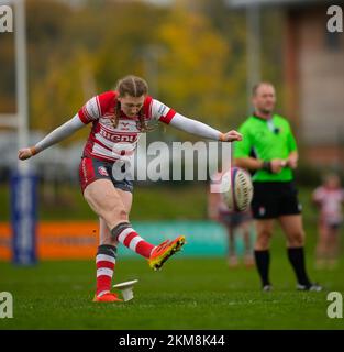 Gloucester, Großbritannien. 26.. November 2022. Gloucester, England, November 26. 2022: Emma Sing (15 Gloucester-Hartpury) tritt während des Rugby-Spiels Allianz Premier 15s zwischen Gloucester-Hartpury und Bristol Bears in der ALPAS Arena in Gloucester, England, auf. (James Whitehead/SPP) Kredit: SPP Sport Press Photo. Alamy Live News Stockfoto