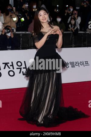 Seoul, Südkorea. 25.. November 2022. Südkoreanische Schauspielerin Park so-DAM, kommt am 25. November 2022 in Seoul, Südkorea, mit rotem Teppich für die „43. Blue Dragon Film Awards“ in der KBS Hall an. (Foto: Lee Young-ho/Sipa USA) Guthaben: SIPA USA/Alamy Live News Stockfoto